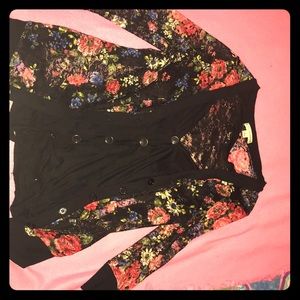I’m selling a Cute vest that comes with a shirt